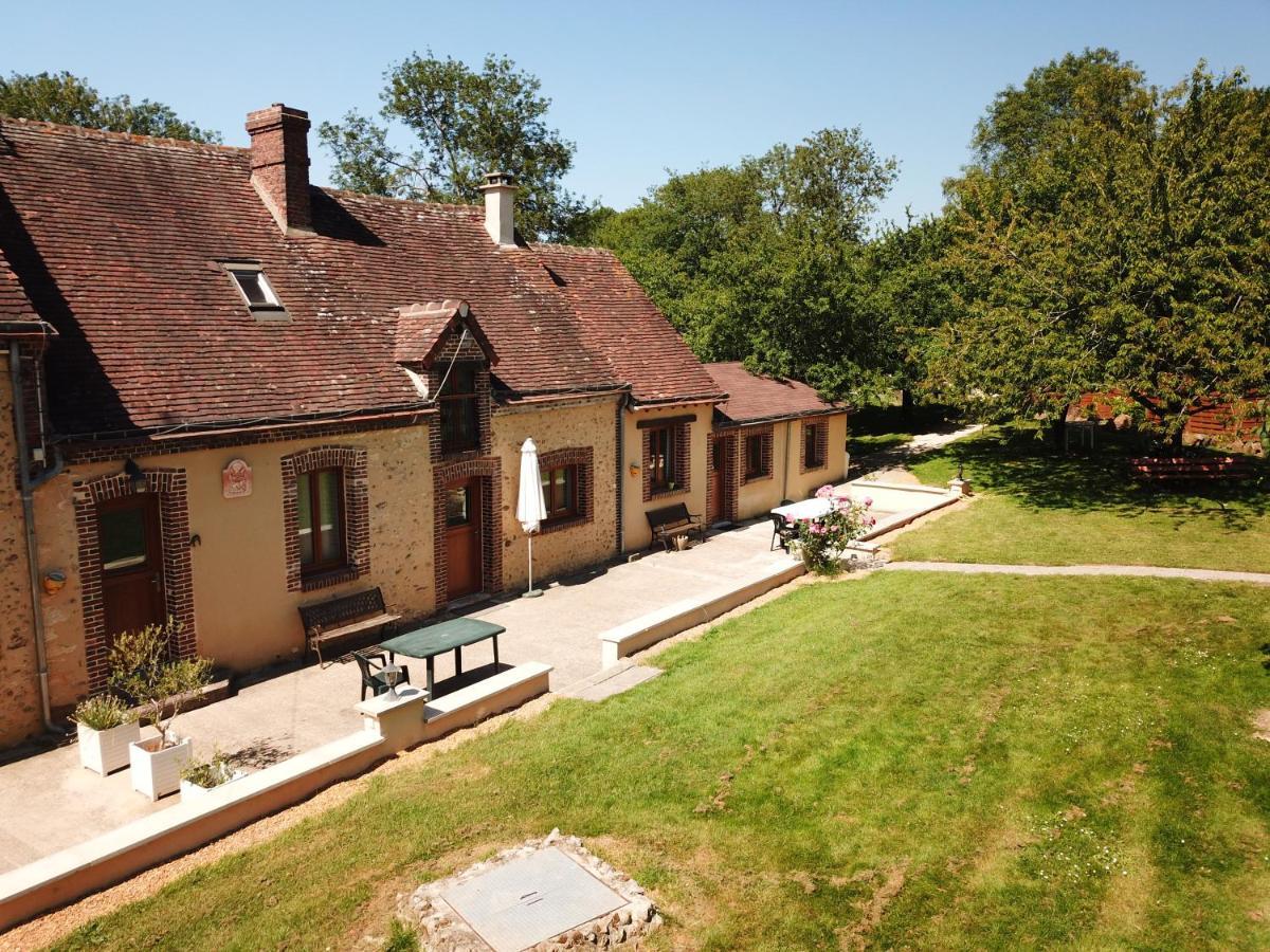 Les Gites De La Maison Lierue Thiron-Gardais Екстериор снимка